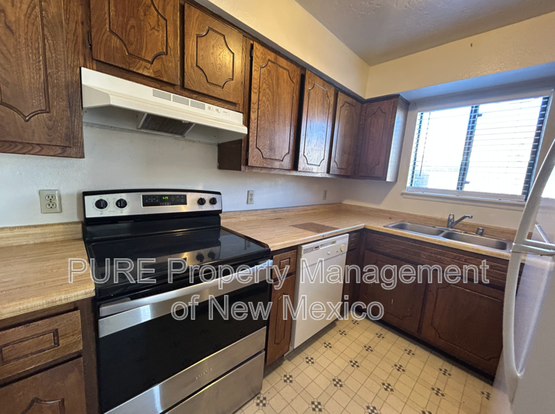1706 E 23rd St #D - Photo 3 of 12