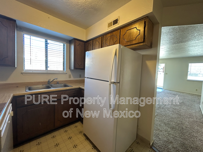 1706 E 23rd St #D - Photo 4 of 12