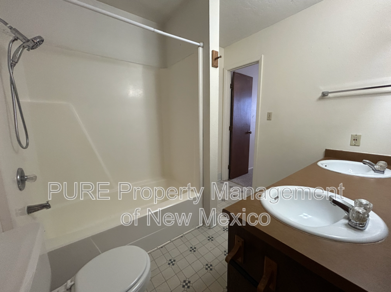 1706 E 23rd St #D - Photo 7 of 12