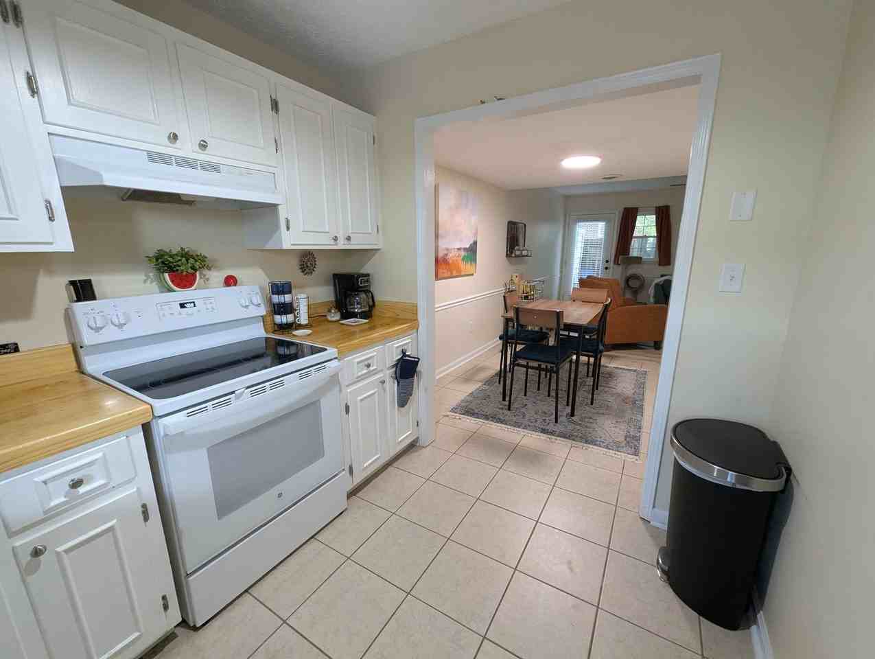 135 Dennis Dr - Photo 4 of 14