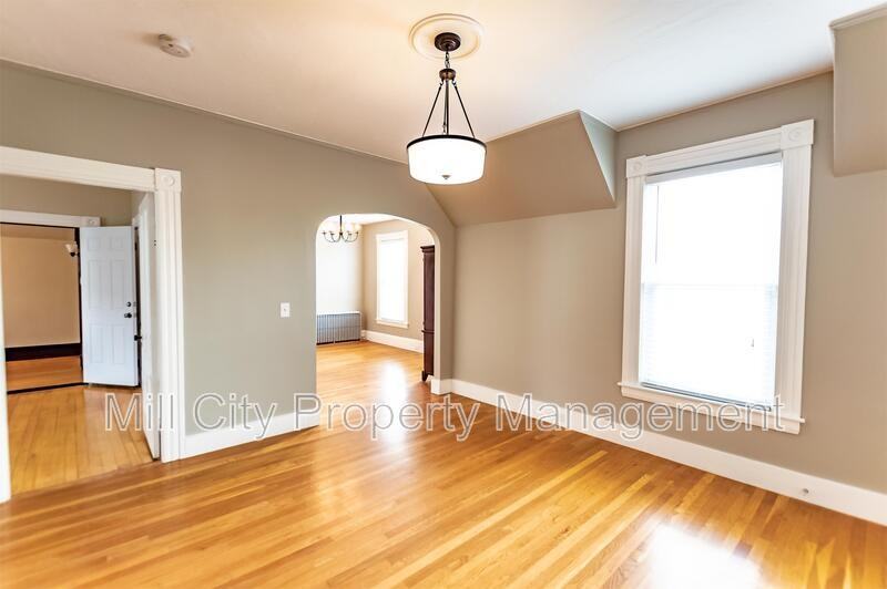 98 Liberty St - Photo 3 of 8