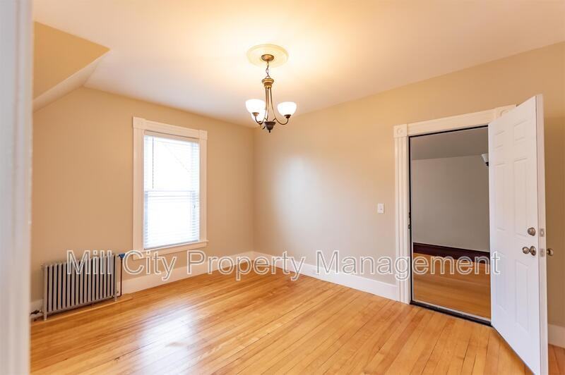 98 Liberty St - Photo 6 of 8