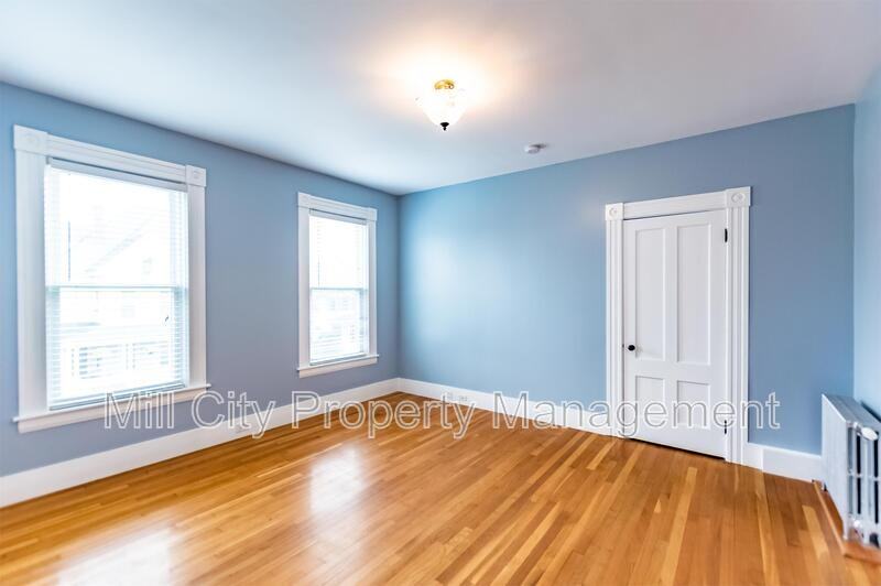98 Liberty St - Photo 7 of 8