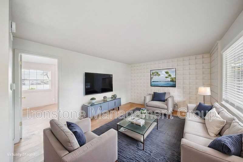 109 S 9th St #201 - Photo 5 of 28