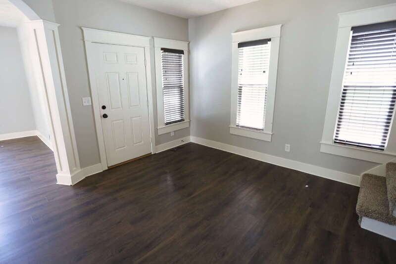 129 Diamond Ave Se - Photo 4 of 11