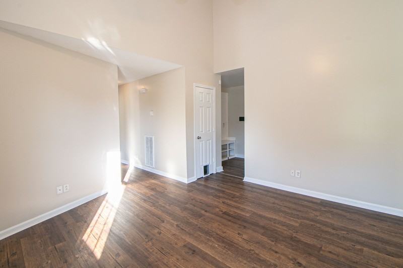 529 Indian Ave - Photo 2 of 21