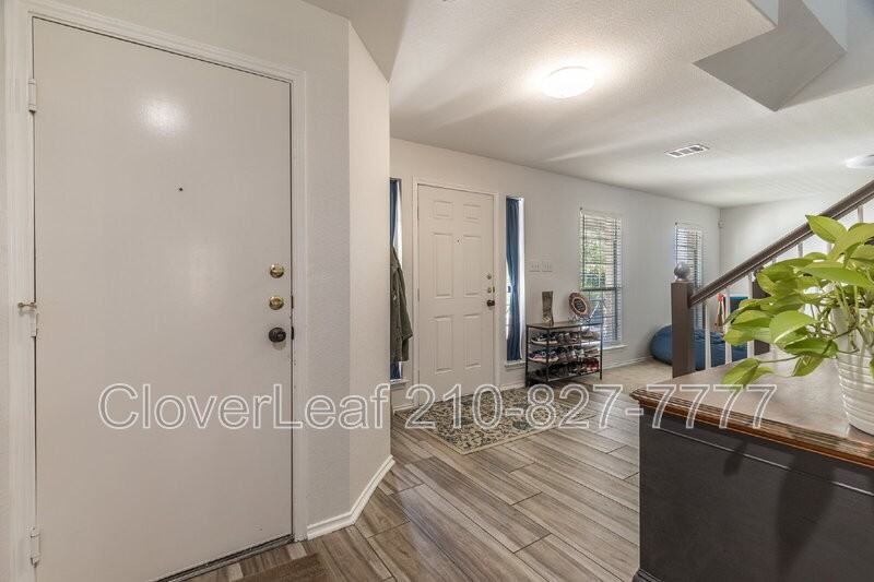 9715 Justice Ln - Photo 6 of 45
