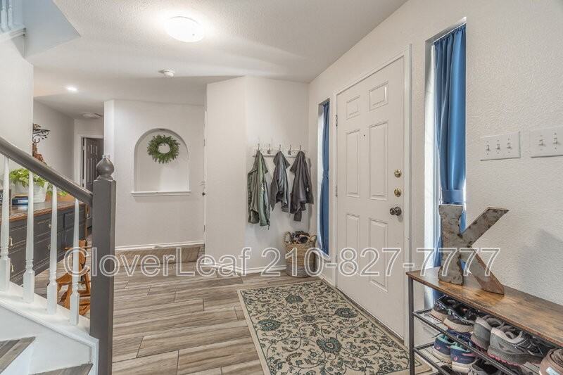 9715 Justice Ln - Photo 7 of 45