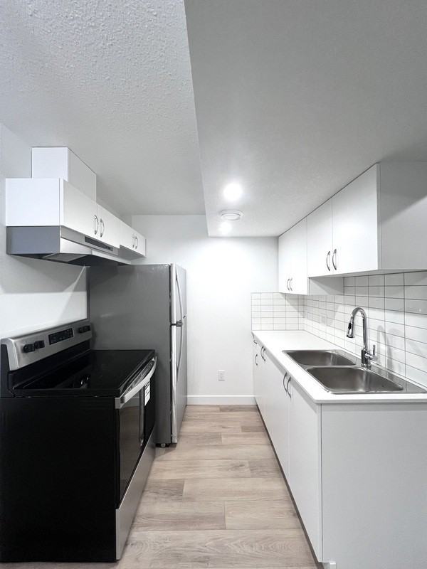 22718 82a Ave Nw - Photo 2 of 6