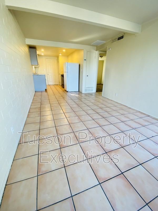 3131 N Treat Ave - Photo 6 of 18