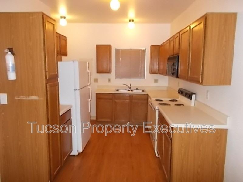 20 E Mills Dr - Photo 2 of 10
