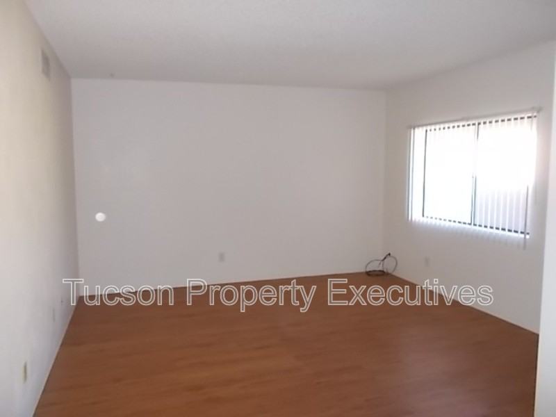 20 E Mills Dr - Photo 7 of 10