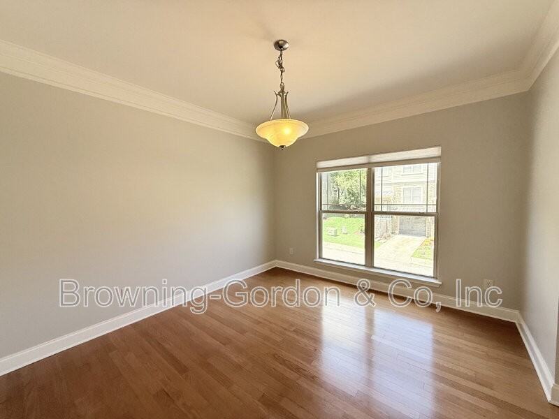 1057 Woodbury Falls Dr - Photo 4 of 22