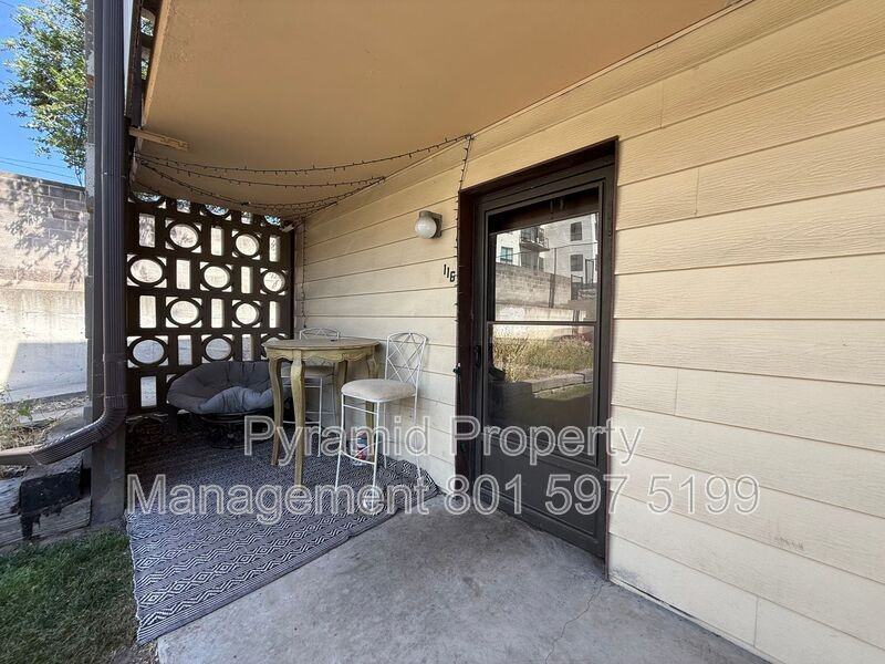 1555 E St #116 - Photo 4 of 11