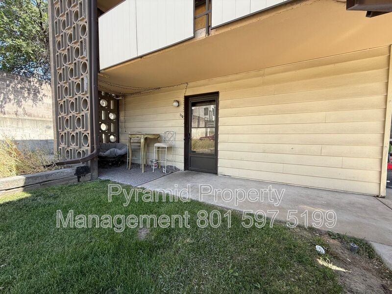 1555 E St #116 - Photo 5 of 11