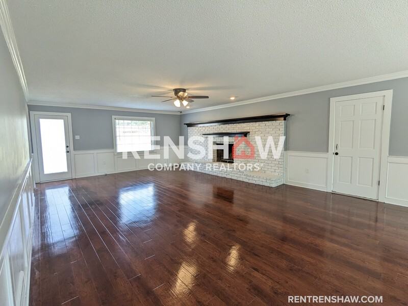 8161 Effingham Dr - Photo 3 of 30