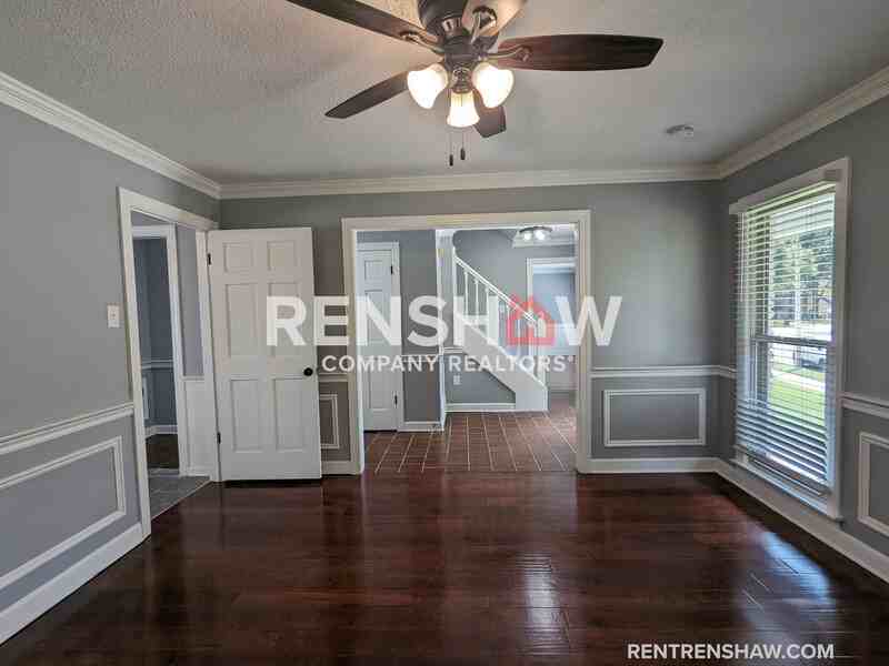 8161 Effingham Dr - Photo 5 of 30