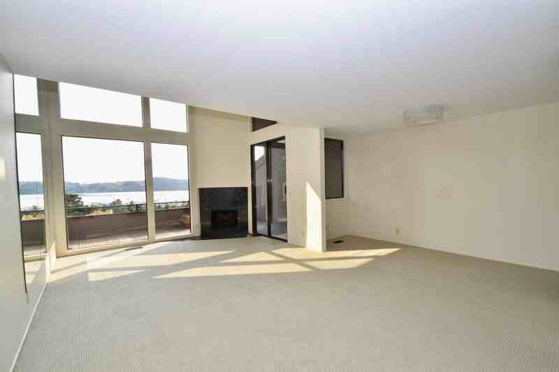 108 Lincoln Dr - Photo 3 of 11