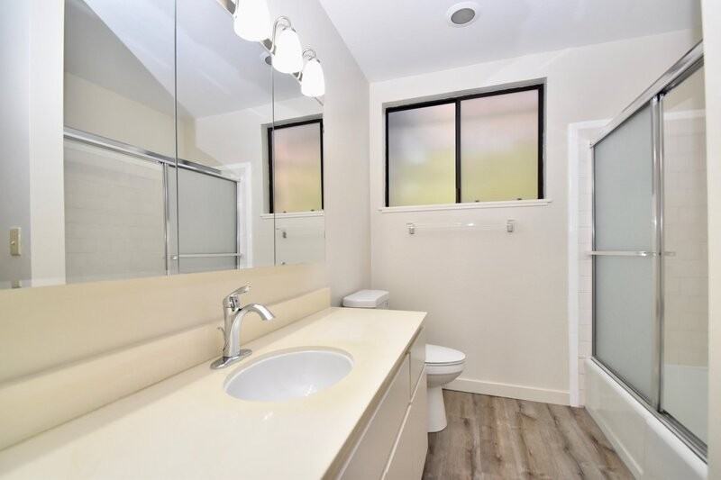 108 Lincoln Dr - Photo 6 of 11