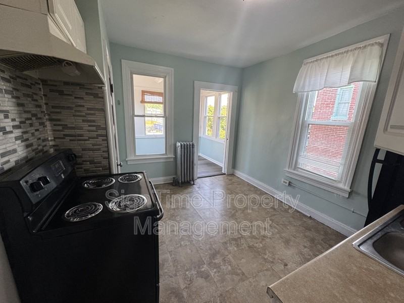 163 S Potomac St #3 - Photo 3 of 21