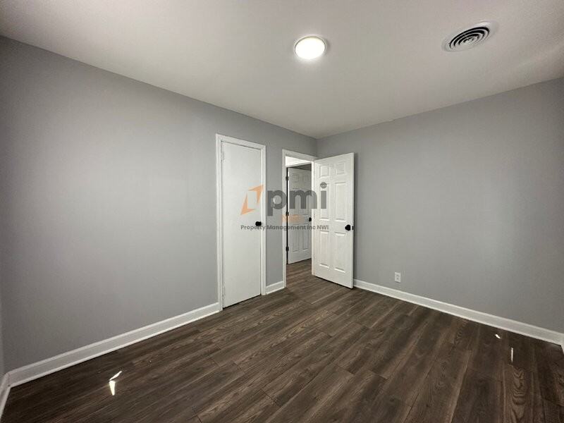 2015 Central Dr - Photo 2 of 19