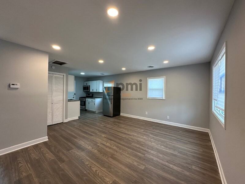 2015 Central Dr - Photo 3 of 19
