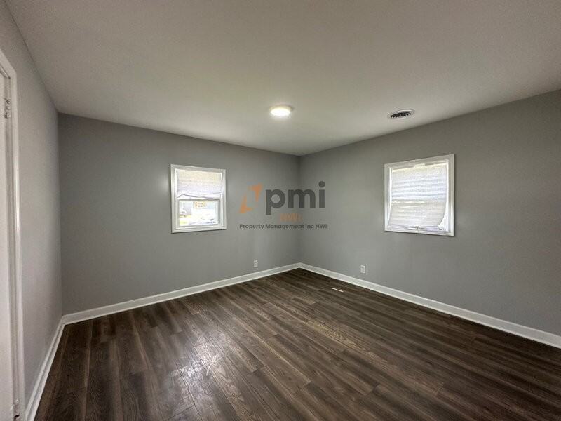 2015 Central Dr - Photo 5 of 19