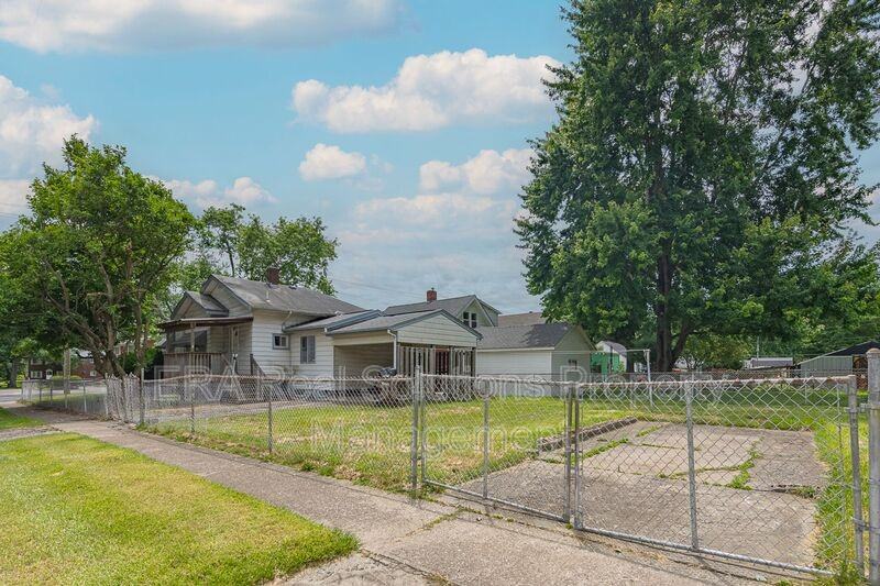 2028 W Galbraith Rd - Photo 2 of 45
