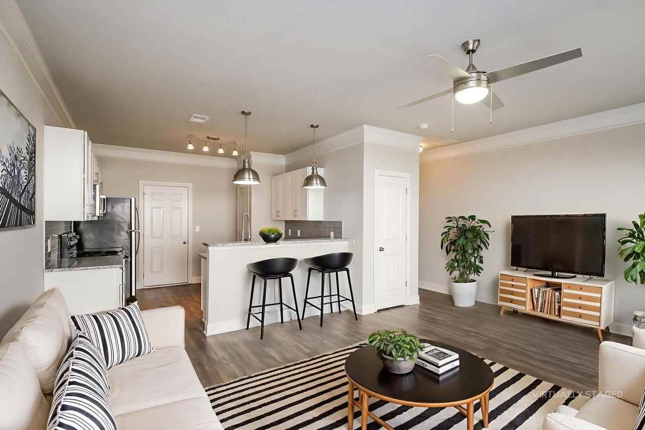7 Madaline Ln - Photo 2 of 47
