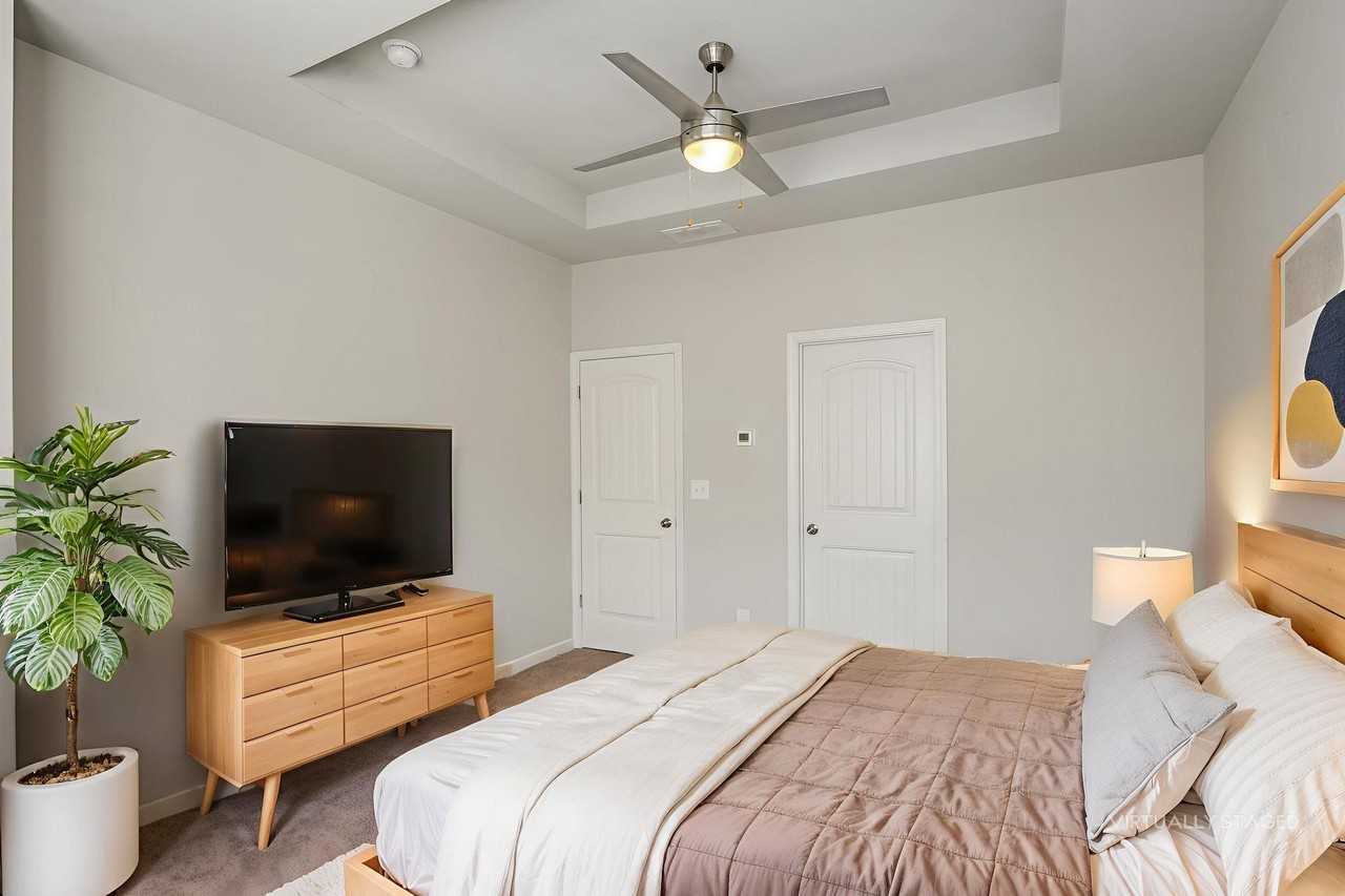 7 Madaline Ln - Photo 3 of 47