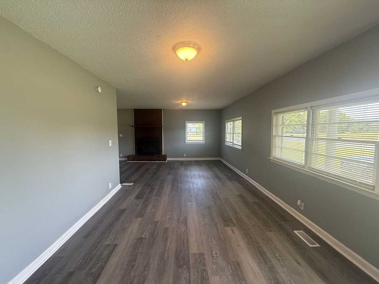6087 Old York Rd - Photo 2 of 12