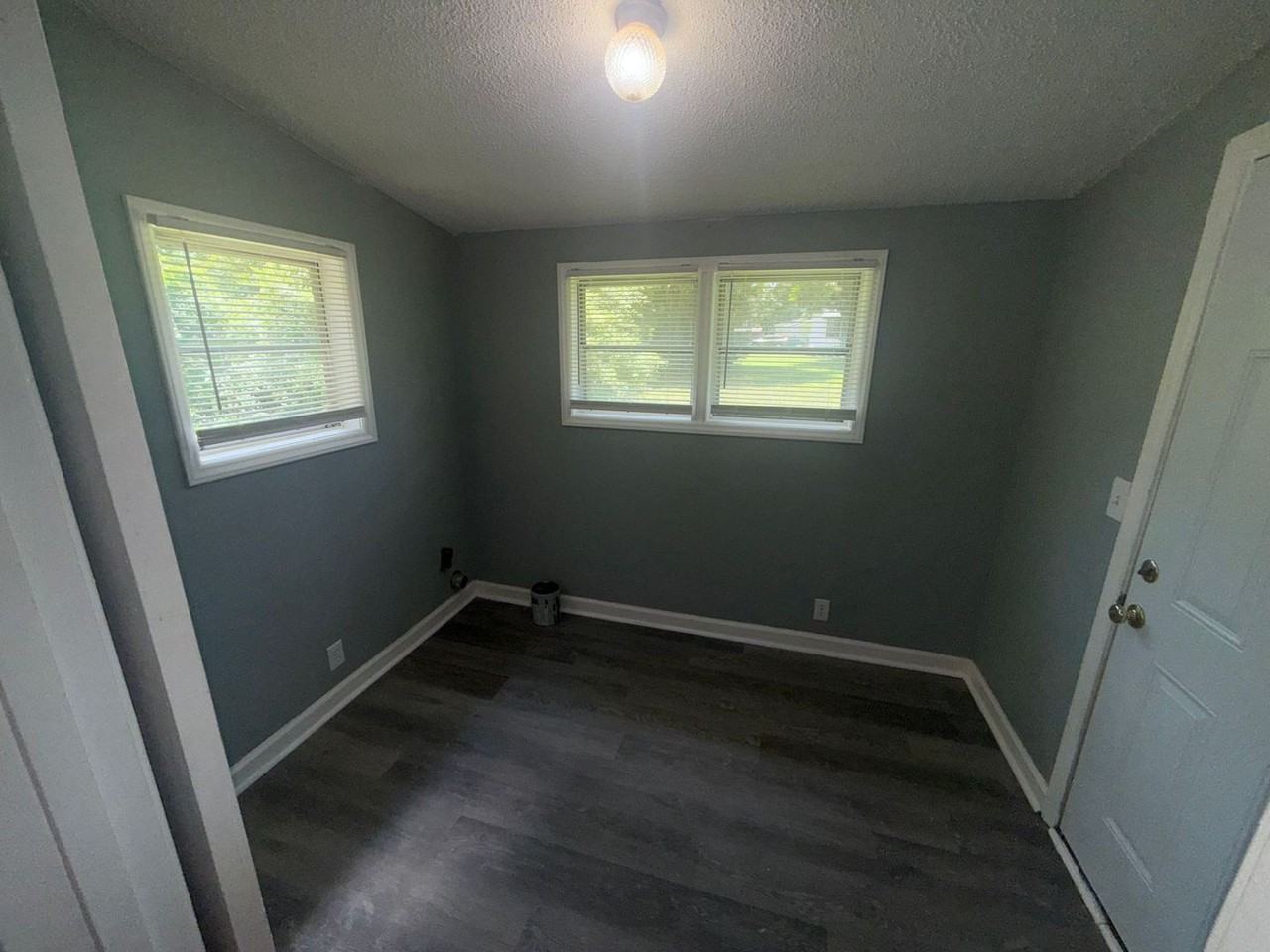 6087 Old York Rd - Photo 6 of 12