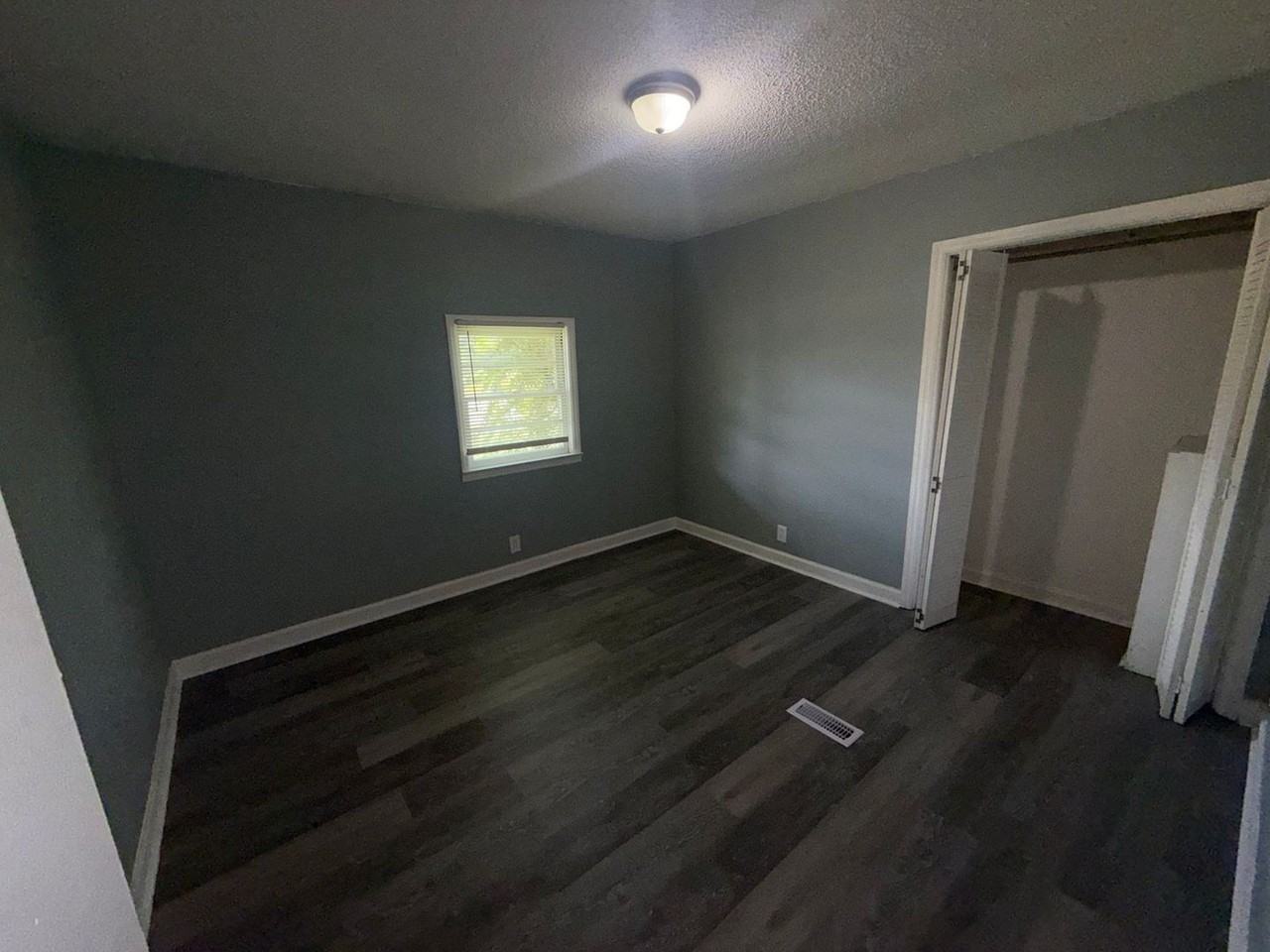 6087 Old York Rd - Photo 7 of 12