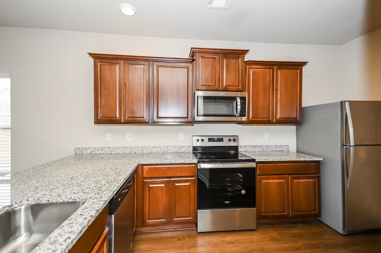 151 Innis Brook Cir - Photo 6 of 26