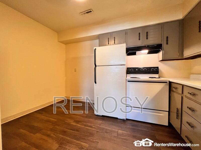 303 S Madison St #1 - Photo 5 of 13