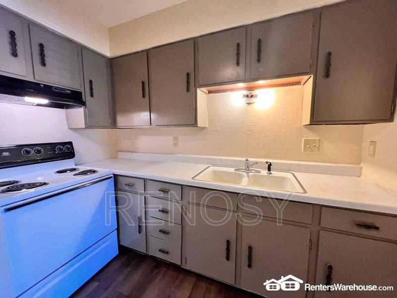 303 S Madison St #1 - Photo 6 of 13