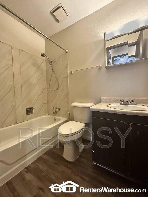206 N Madison St #3 - Photo 7 of 9