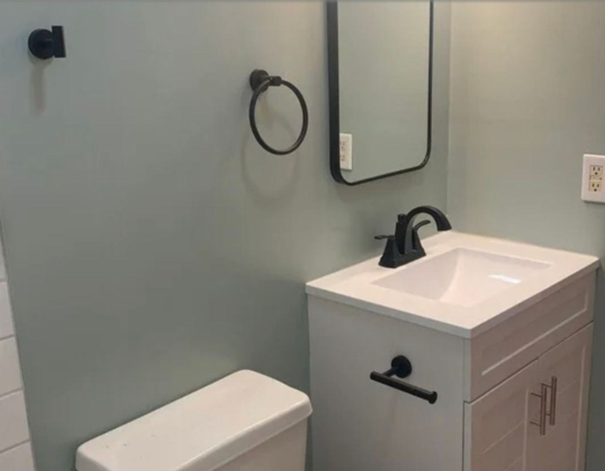 210 S Lenfesty Ave - Photo 2 of 7