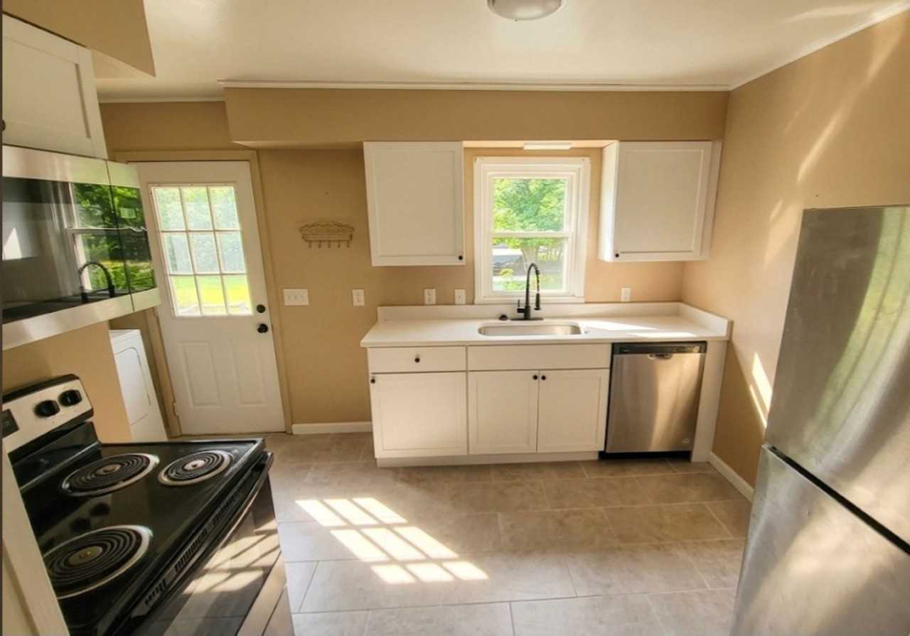 210 S Lenfesty Ave - Photo 4 of 7