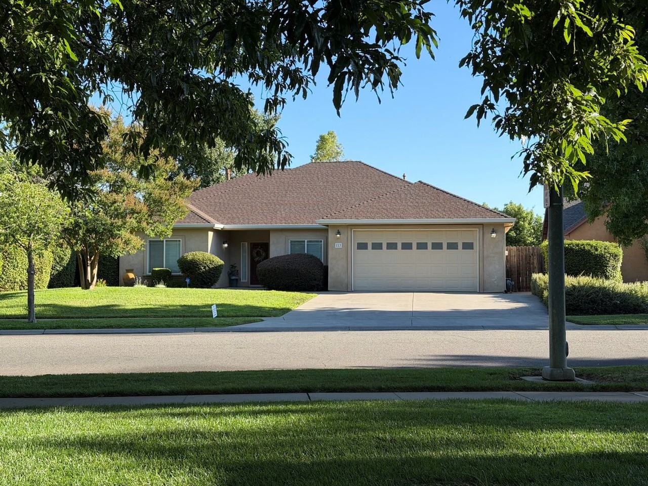 113 Sterling Oaks Dr