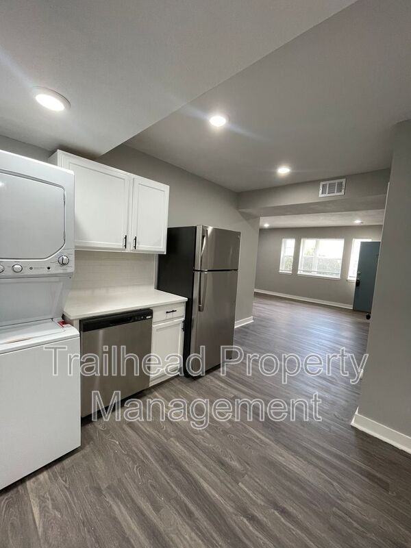 6425 Brookside Rd #1S - Photo 5 of 16