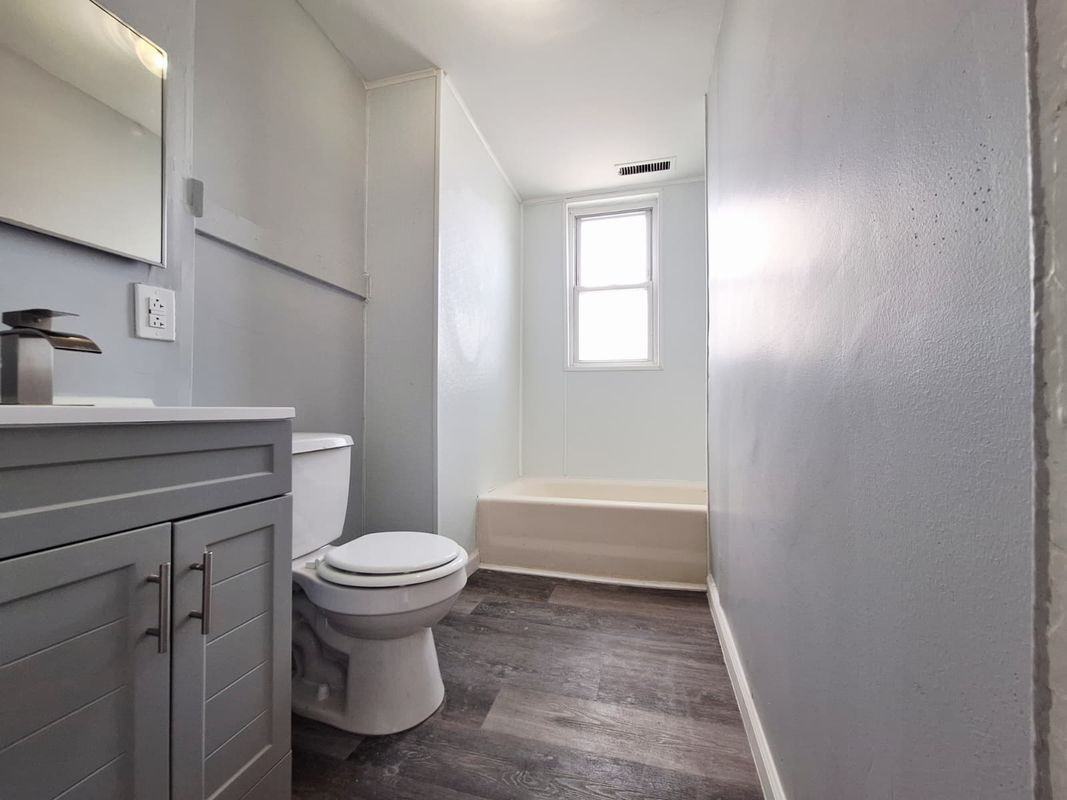 156 Poplar St - Photo 2 of 6