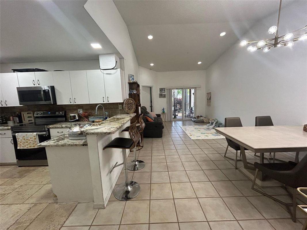11296 Sw 17th Ct - Photo 3 of 13