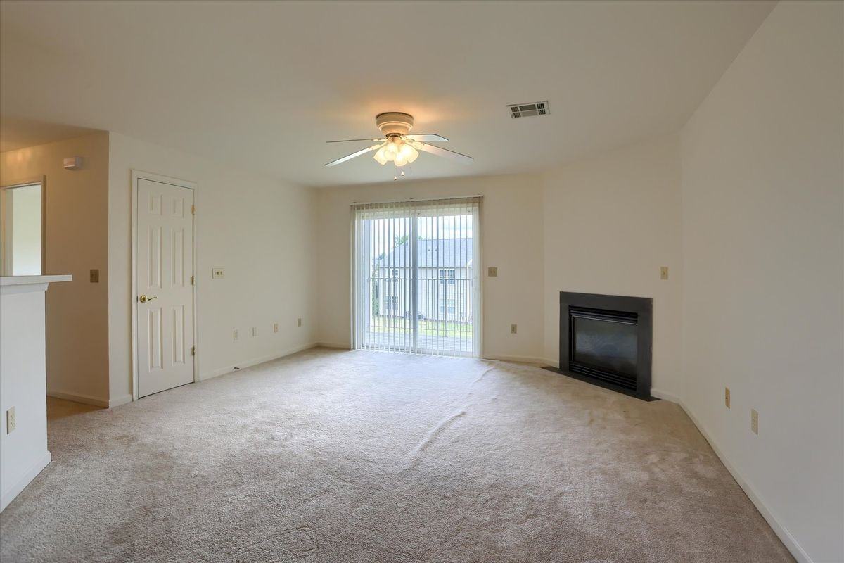 136 Cardinal Ln - Photo 6 of 28