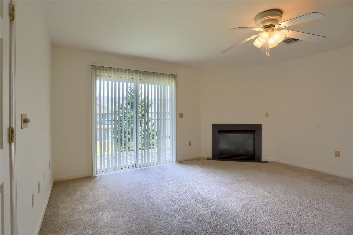 136 Cardinal Ln - Photo 7 of 28