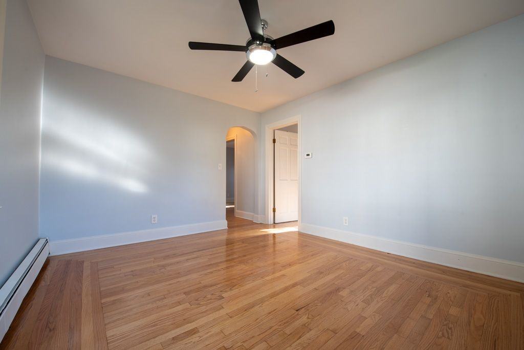 51 Norman Ave - Photo 4 of 32