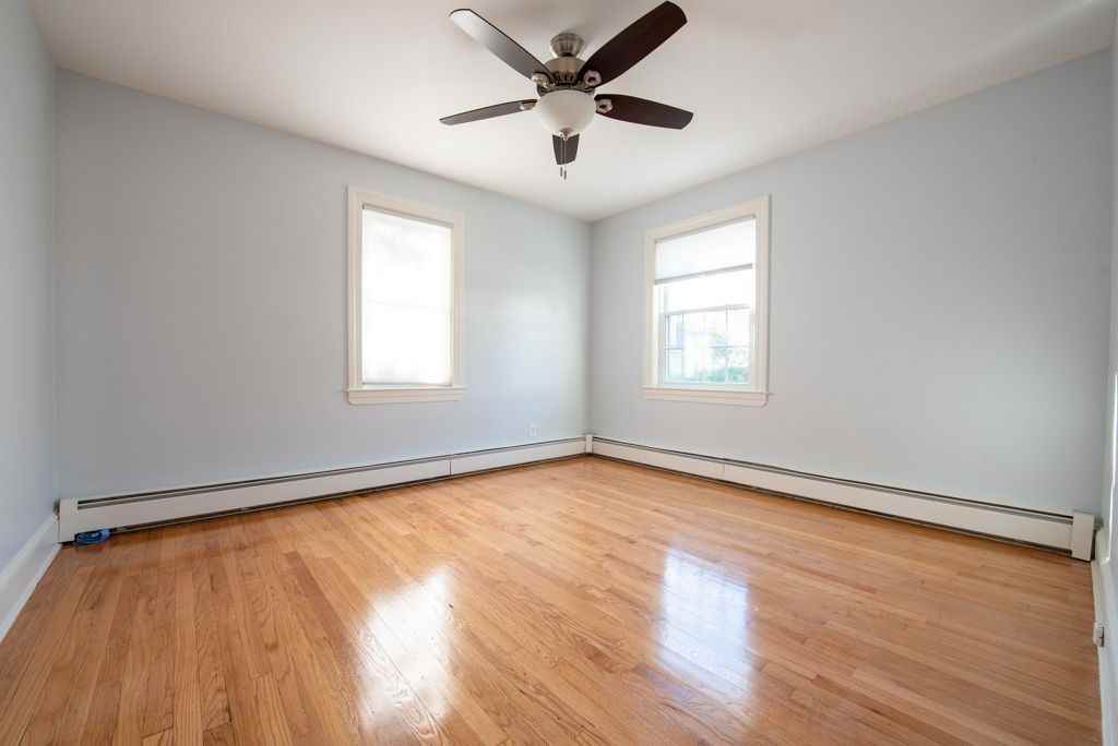 51 Norman Ave - Photo 6 of 32