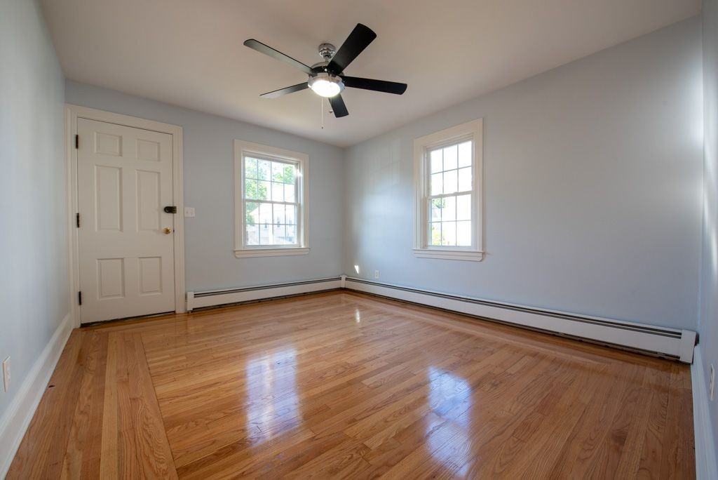 51 Norman Ave - Photo 7 of 32