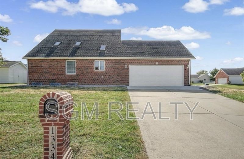 1334 Rachael Ln - Photo 2 of 26