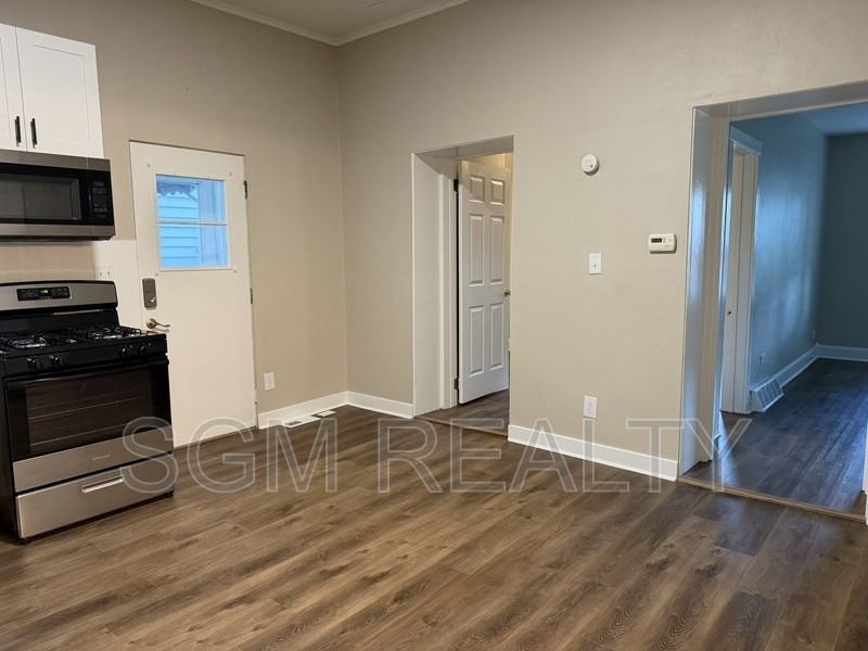 316 W Mill St #3 - Photo 3 of 11